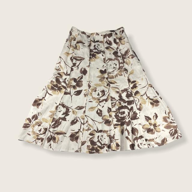 Beautiful white and beige floral skirt - Size 10 Women's