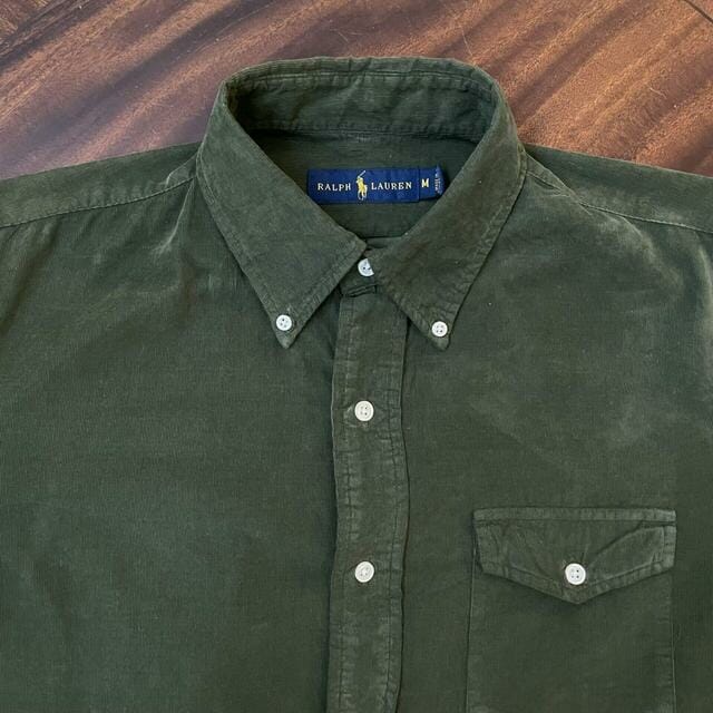 asdsdasdsadsEmbrace timeless style with this Ralph Lauren corduroy shirt in a rich, dark green -